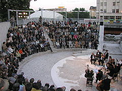 Acto cultural en el Odeón tras su restauración.