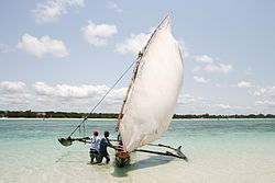 Каноэ Outrigger в Кении.jpg