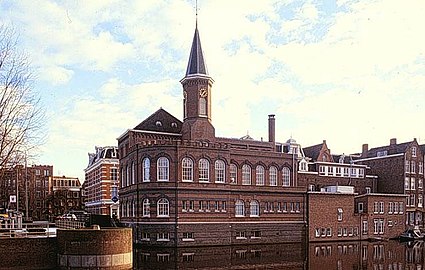 Raampoort police station on the Singelgracht.