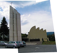 Two images stitched together. The photo on the right is distorted slightly so that it matches up with the one on the left. Riola1.jpg