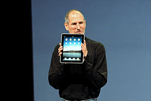 English: Steve Jobs while introducing the iPad...