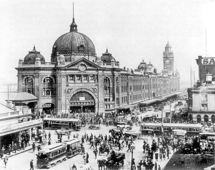 File:Swanston and Flinders St intersection 1927.jpg