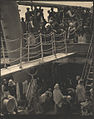 Alfred Stieglitz's Photographie Dät Twiskedäk (1907) waas een fon do eerste Wierke fon do moderne Kunstlere. Stieglitz waas bekoand foar ju Ienfierenge fon Kunstphotographie in museale Samlengen.