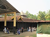 The outer walls around the sanctum of the temple Thirunavaya (8).jpg