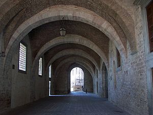 Italiano: Gubbio - Passaggio sotto Palazzo Ducale