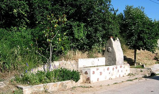 Detalle de la antigua fuente de los Pobres en Torrebaja (Valencia).