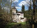 Villa, Nebengebäude und parkähnlicher Villengarten