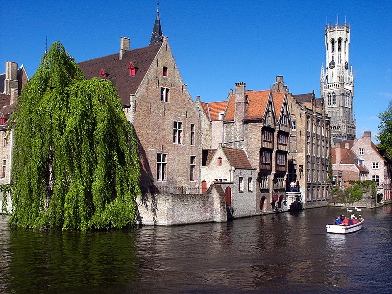 File:Brugge-CanalRozenhoedkaai.JPG