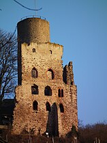 Замъкът Щраленбург, резиденцията на фамилията, вер. родното място на Еберхард фон Щраленберг