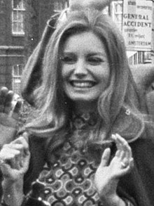 Catherine Schell en 1967