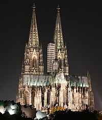 Colognecathedralatnight.JPG