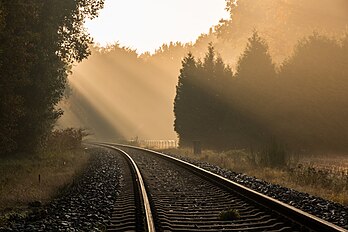 Trecho da ferrovia Dortmund-Enschede na comunidade rural de Börnste em Kirchspiel durante o outono; Dülmen, Renânia do Norte-Vestfália, Alemanha. (definição 4 608 × 3 072)