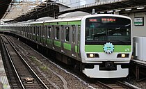 引退直前に装着されたさよならヘッドマーク（1号車側） （2020年1月16日 代々木駅）