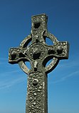 Каменный крест на острове Айлей, Шотландия, датируется второй половиной VIII века[7]
