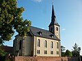 Kirche mit Ausstattung sowie Kriegerdenkmal für die Gefallenen des Ersten Weltkrieges auf dem Kirchhof