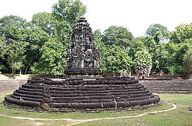 Der Hauptturm des Neak Pean