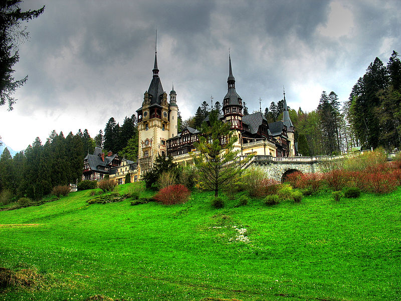 Fișier:Peles-Castle-Sinaia-Romania.jpg