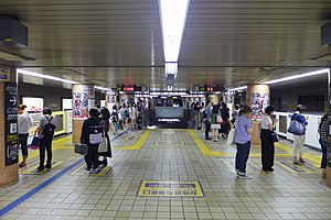 榮站東山線月台（2017年）