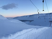 Séð frá skíðalyftu yfir Tungudal að vetri.