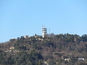 Vue du sommet depuis les hauteurs de Saint-Rambert-l'Île-Barbe.