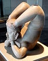 L’Acrobate, céramique de Tlatilco, datée de 1200 – 900 av. J.-C. Le genou gauche présente un orifice pour introduire et verser le liquide.