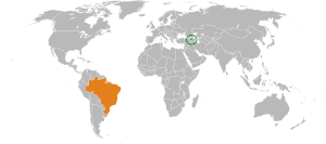 Mapa indicando localização da Armênia e do Brasil.