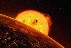 Umělecká představa znázorňující pohled z povrchu planety COROT-7b na její mateřskou hvězdu.