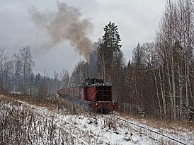 ТУ7-2480 с грузовым поездом следует от 4-го участка к станции Перегрузочная