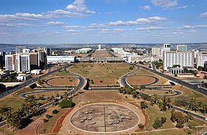 Brasilia Eixo Monumental July 2009.jpg