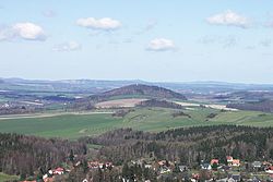 Pohled na Breiteberg z Jonsdorfského skalního města