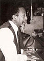 Cab Kaye in seiner Piano-Bar in Amsterdam im Jahre 1981