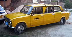ВАЗ-2101 модификован у такси лимузину у Тринидаду, Куба
