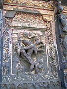 Relevo de Shiva Nataraja no Templo Kailasa, em Ellora, Índia.