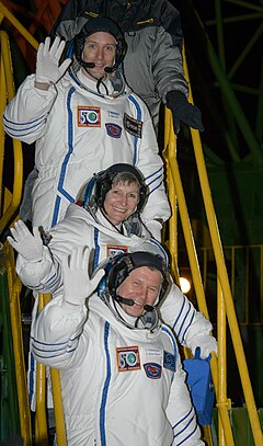 Załoga statku Sojuz MS-03 wchodzi na pokład przed lotem na ISS