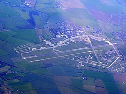 Бывший RAF Upper Heyford с воздуха - geograph.org.uk 2355952.jpg