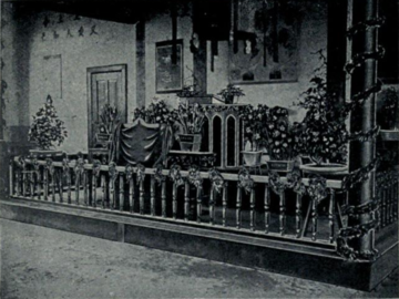 Interior de la capilla metodista canadiense de Chengtu, anterior a 1903