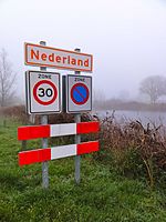 Plaatsnaambord van Nederland in 2011 plaatsnaambord Nederland mist