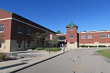 Средняя школа Нортбриджа, Уитинсвилл, Массачусетс. Jpg