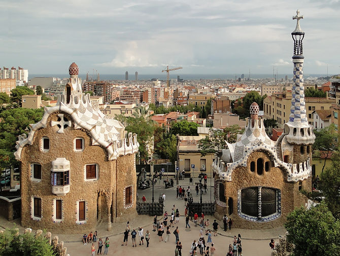 English: Houses in Park Güell designed by Anto...