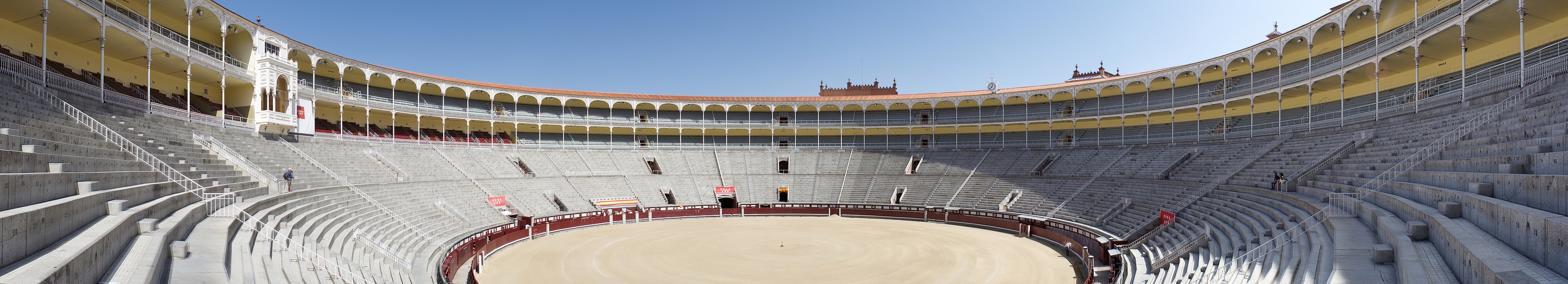 Las Ventas bikaviadal-aréna, teljes nevén spanyolul Plaza de Toros de Las Ventas del Espíritu Santo, vagy egyszerűen madridi aréna,