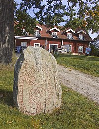 Runenstein von Västerhaninge und Zeichn. von Petrus Helgonius 1688