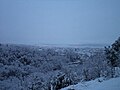 Lundi 11 février 2013, neige sur Saint-Étienne-de-Fontbellon vue depuis une colline.