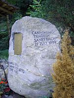 אנדרטה לקורבנות תאונת גלישת הקניון בשווייץ