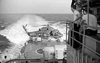 SH-2海妖直升机在舰尾着陆