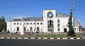 Главный железнодорожный вокзал в Великом Новгороде