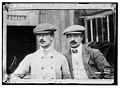 Konstrukteur Gabriel Voisin (links) mit seinem 1912 verstorbenen Bruder Charles