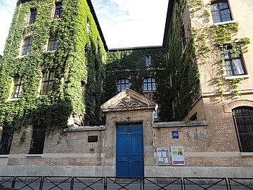 W- Rue de la Fontaine au Roi-Lycée Lucie et Raymond Aubrac 62 64 - 1.JPG