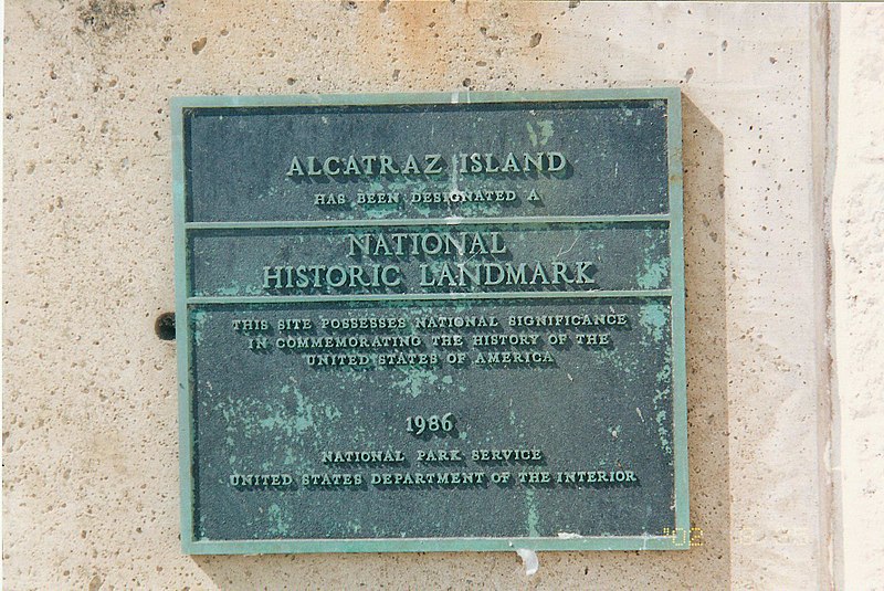 Файл:Alcatraz Island (plaque).jpg