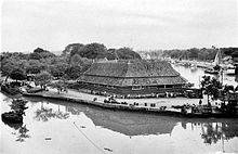 The Pasar Ikan ("Fish Market") in the 1940s COLLECTIE TROPENMUSEUM Het kanaal achter de visveiling 'Pasar Ikan' te Jakarta Java TMnr 10002552.jpg