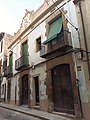 Casa al carrer d'Avall, 38-40 (Arenys de Mar)